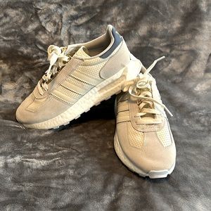 Adidas Retrophy Sneakers
